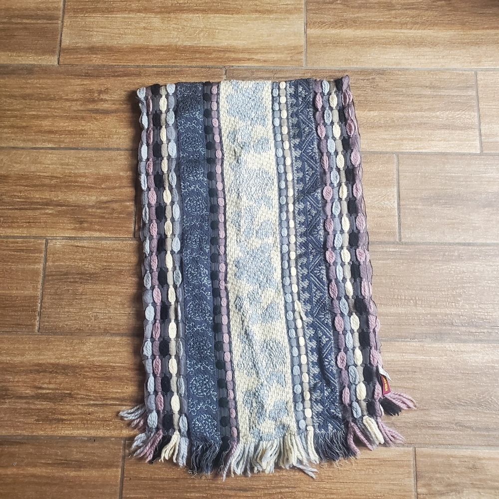 Kenzo Made in Italy Wool and Silk Scarf. - Picture 10 of 16